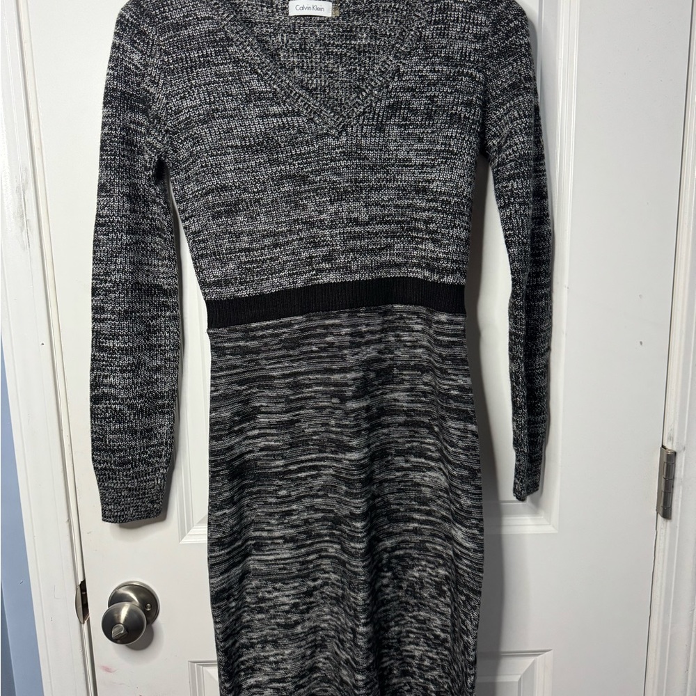 Calvin Klein Elegant Black and Gray Knit Dress